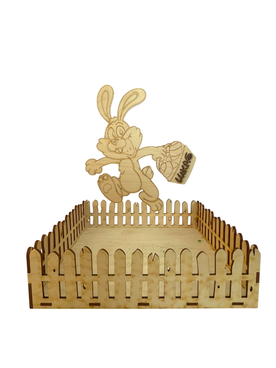 Holz - personalisiertes Osternest - Hase mit Geschenkskorb Holz - personalisiertes Osternest - Hase mit Geschenkskorb